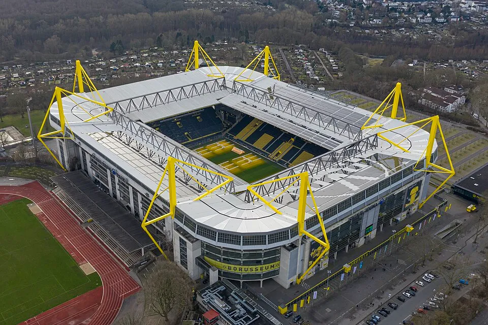 Khám Phá Sân Vận Động Signal Iduna Park - Trái Tim Của Borussia Dortmund 3 Sân vận động Signal Iduna Park 1
