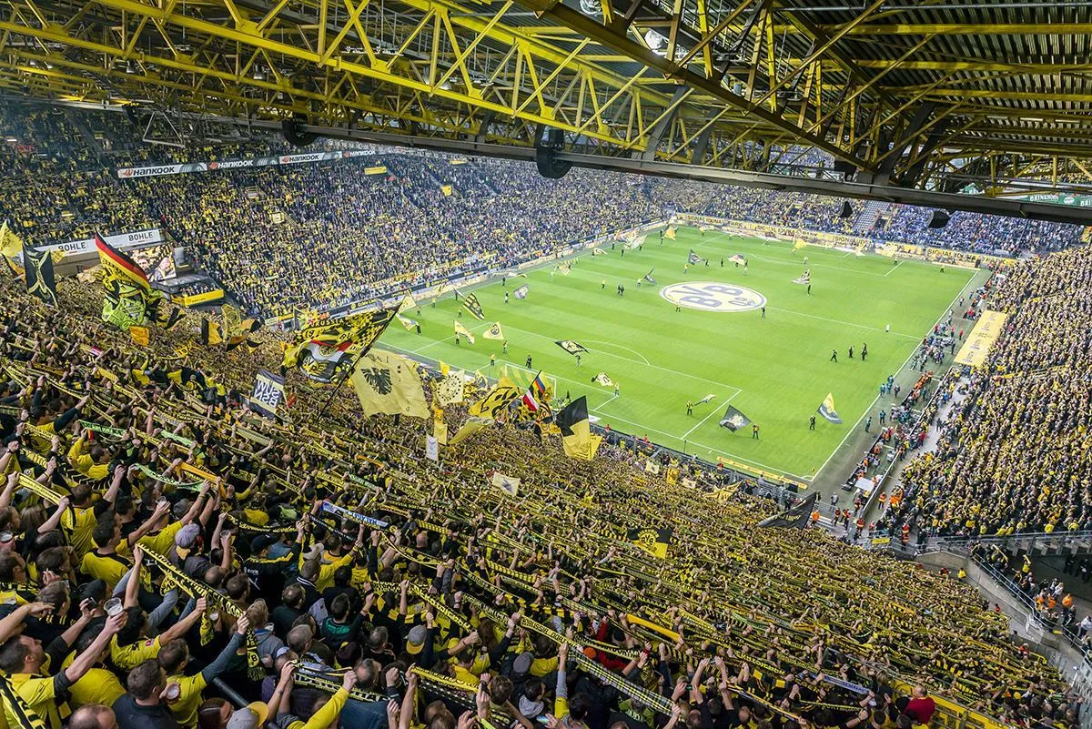 Khám Phá Sân Vận Động Signal Iduna Park - Trái Tim Của Borussia Dortmund 2 Sân vận động Signal Iduna Park 3